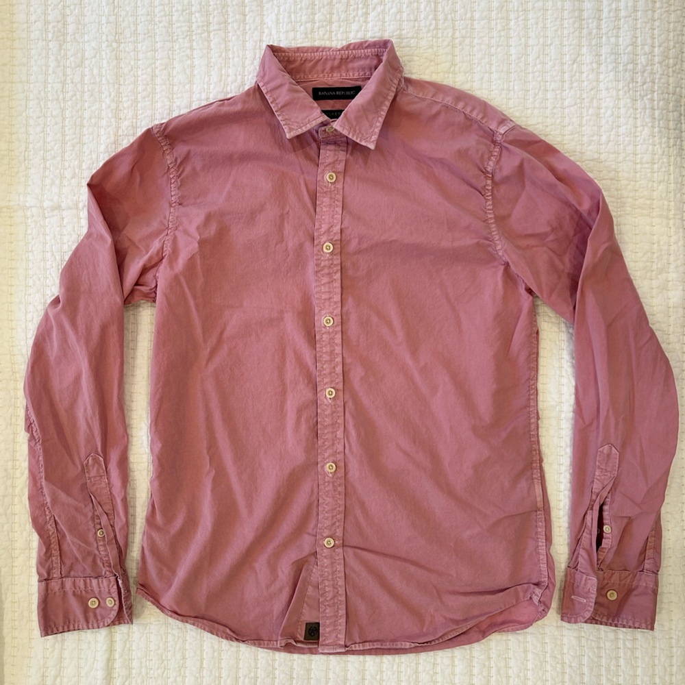 Banana Republic Untucked Slim Fit Button Down Shirt